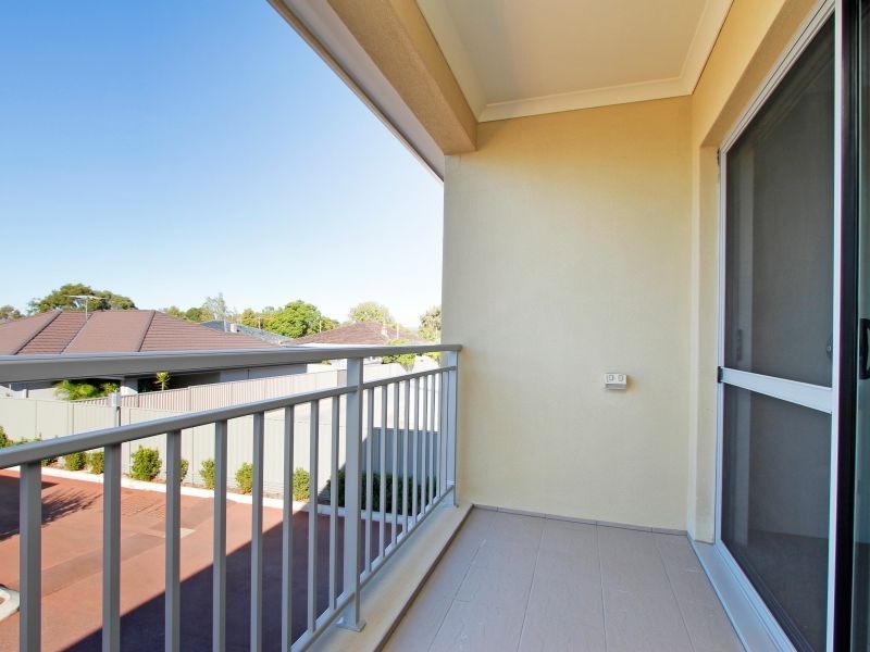16/148 Railway Parade, Queens Park WA 6107