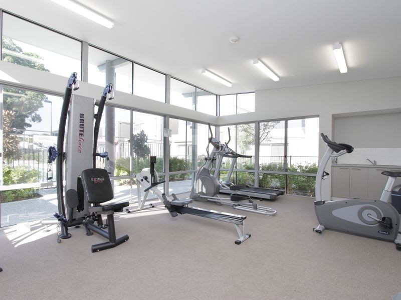 16/148 Railway Parade, Queens Park WA 6107