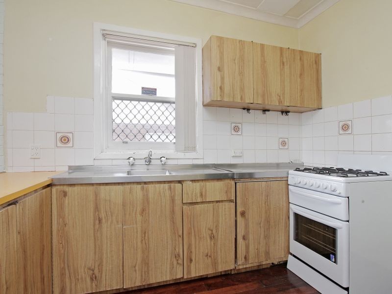 154 Manning Road, Wilson WA 6107