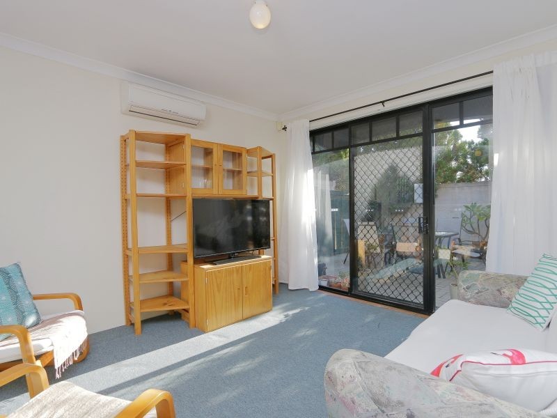 8/6 Warwick Street, St James WA 6102