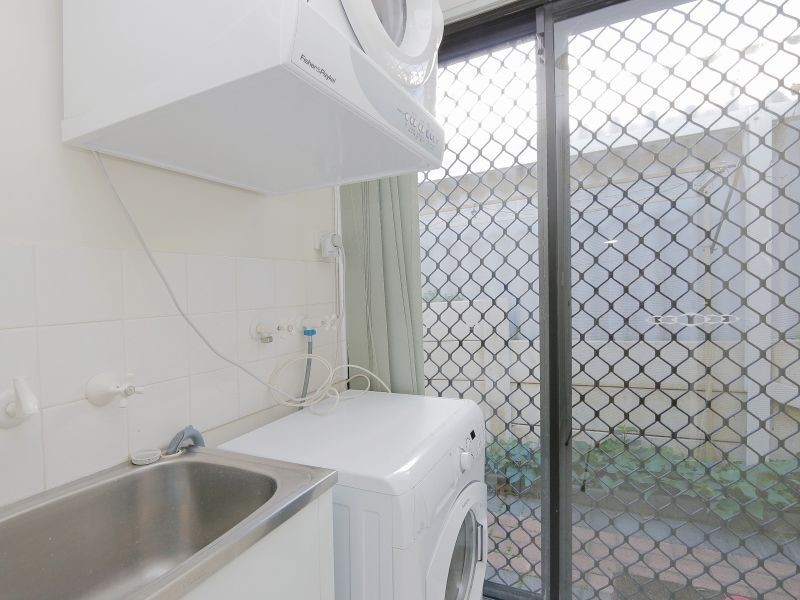 8/6 Warwick Street, St James WA 6102