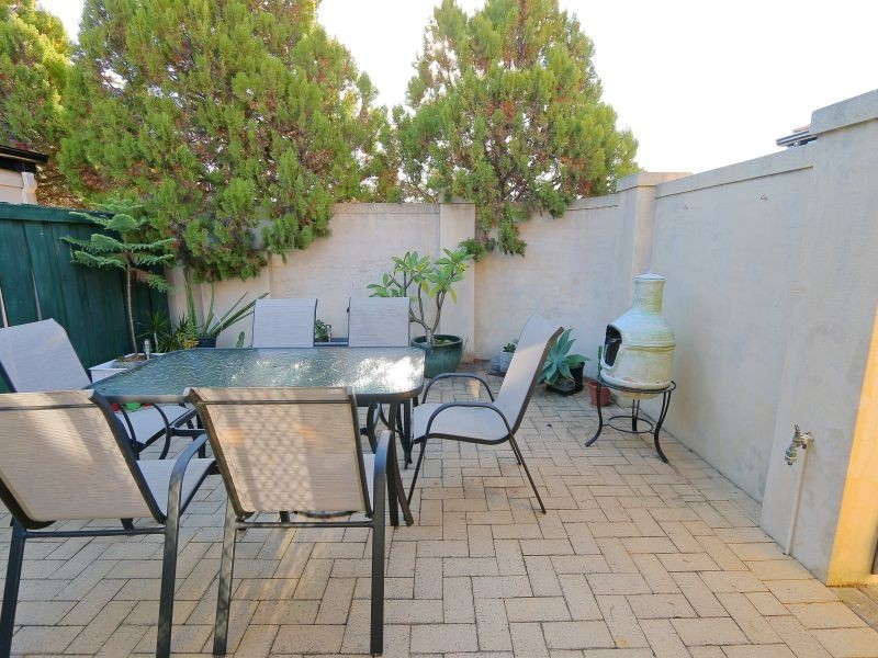 8/6 Warwick Street, St James WA 6102