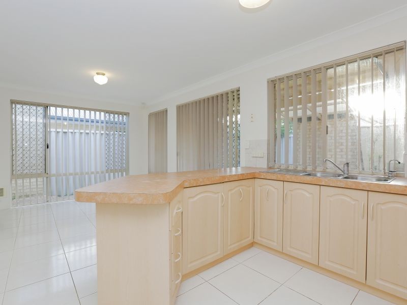 4/36 Queen Street, Bentley WA 6102