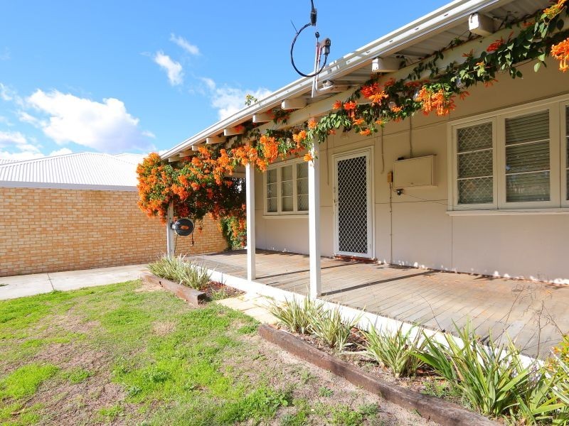 10 Reen Street, St James WA 6102