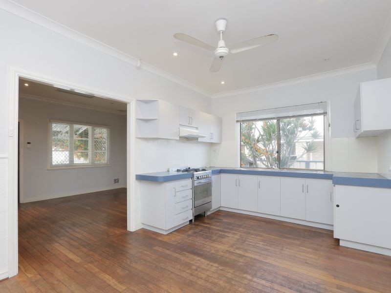 10 Reen Street, St James WA 6102