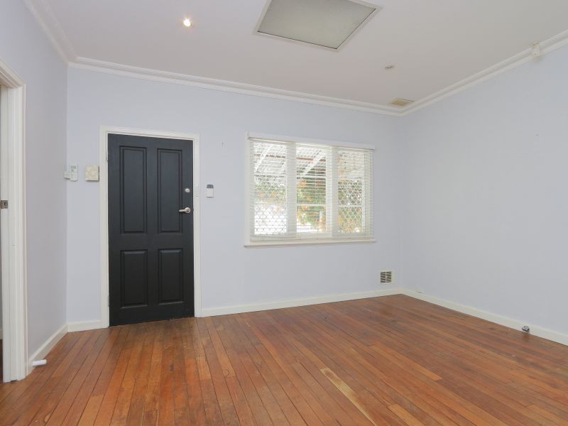 10 Reen Street, St James WA 6102
