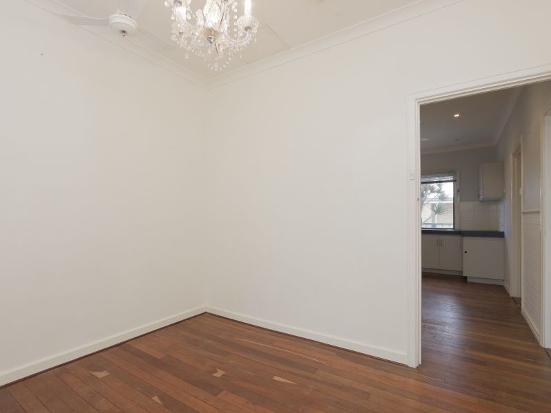 10 Reen Street, St James WA 6102