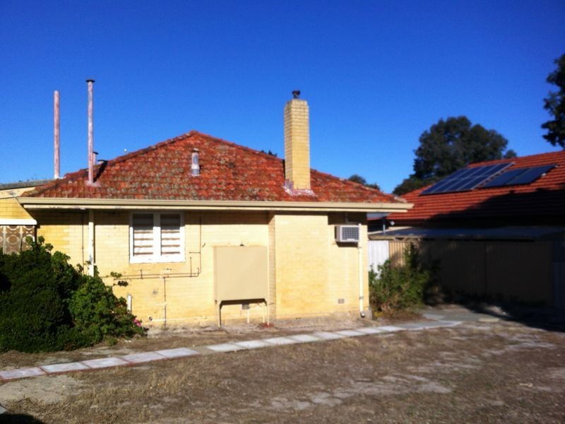 8 Beaconsfield Street, St James WA 6102