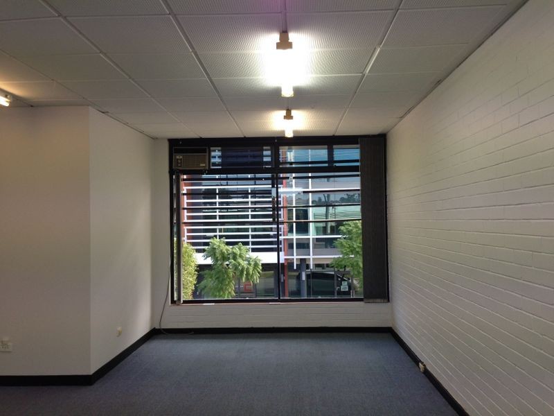 8 Oswald Street, Victoria Park WA 6100