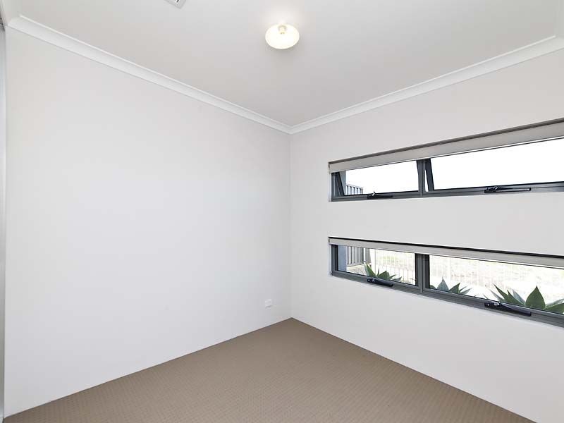 3 Egrove Lane, Piara Waters WA 6112