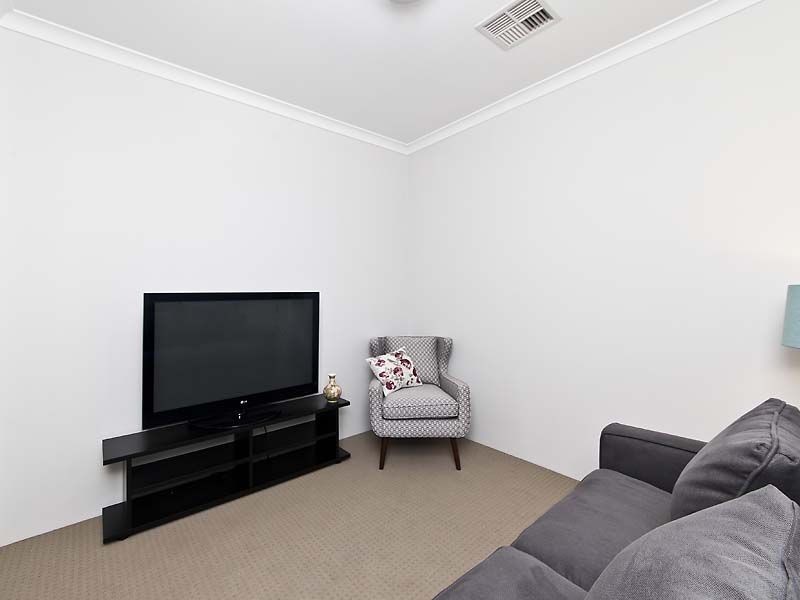 3 Egrove Lane, Piara Waters WA 6112