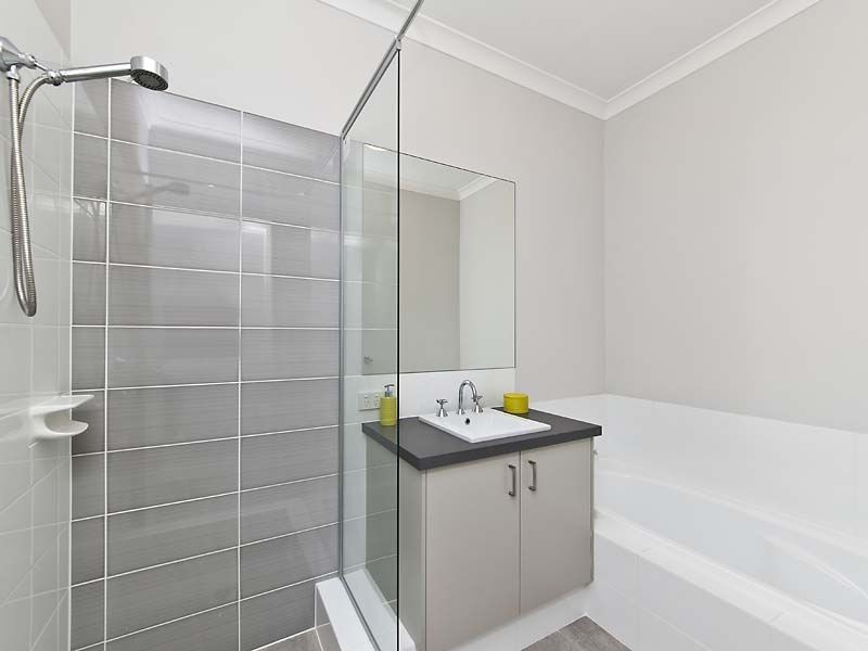 3 Egrove Lane, Piara Waters WA 6112