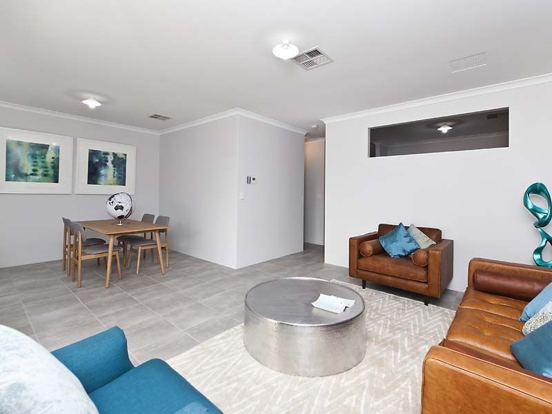 3 Egrove Lane, Piara Waters WA 6112