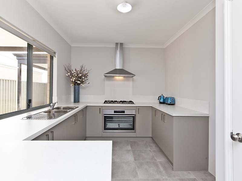 3 Egrove Lane, Piara Waters WA 6112