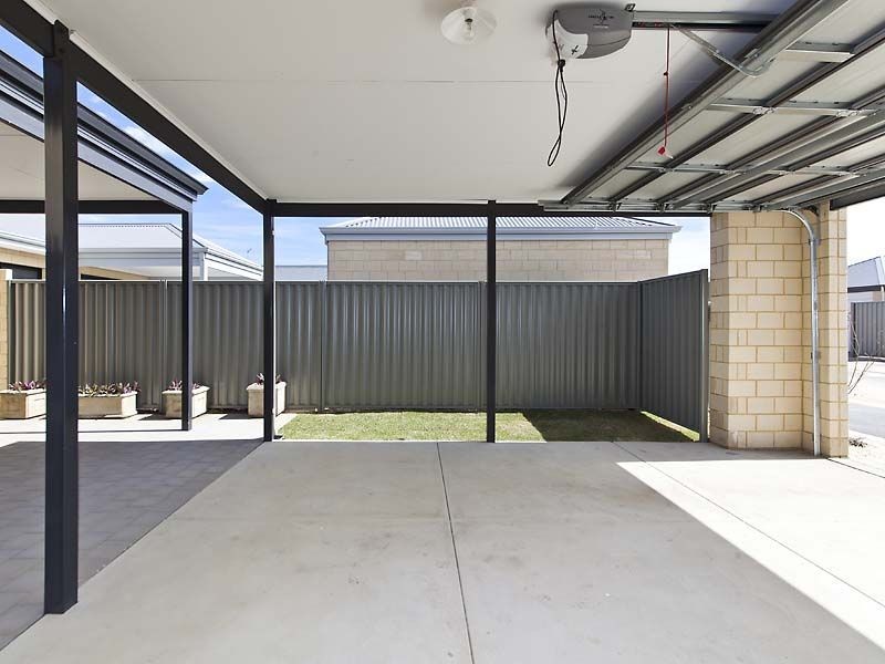 3 Egrove Lane, Piara Waters WA 6112