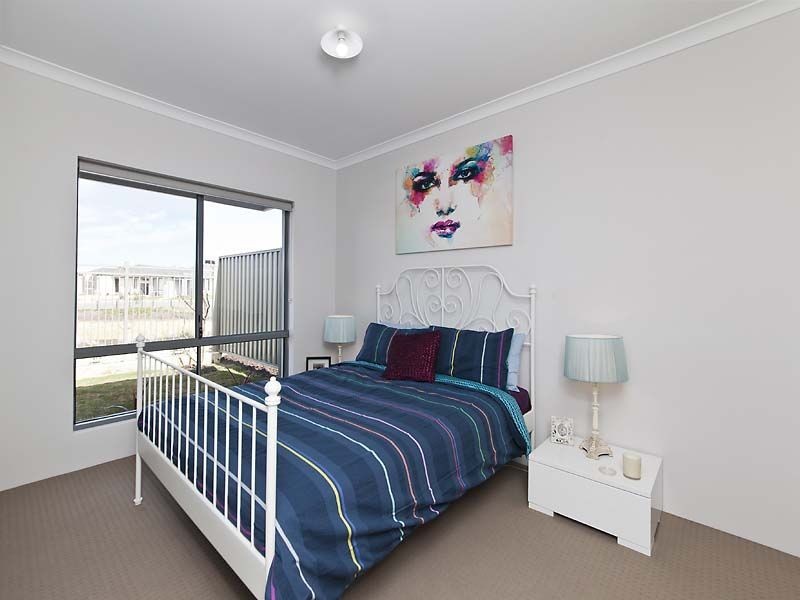 3 Egrove Lane, Piara Waters WA 6112