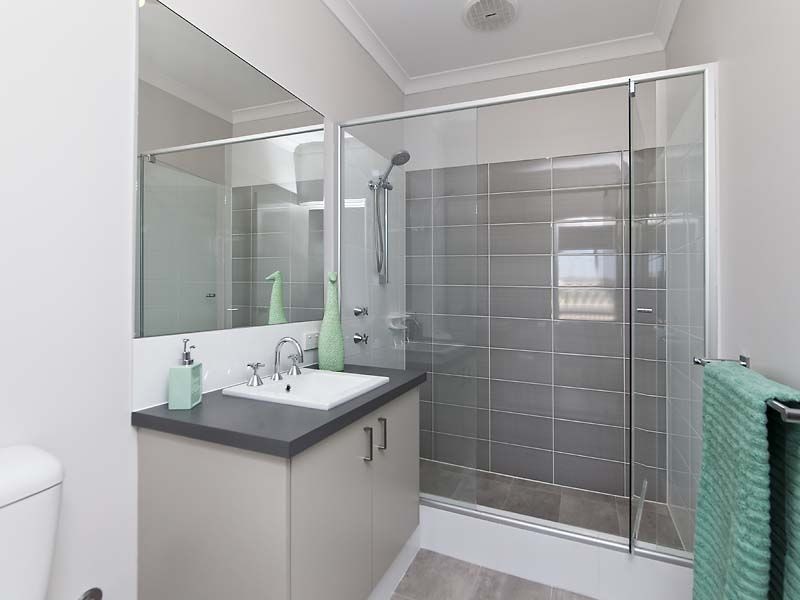 3 Egrove Lane, Piara Waters WA 6112