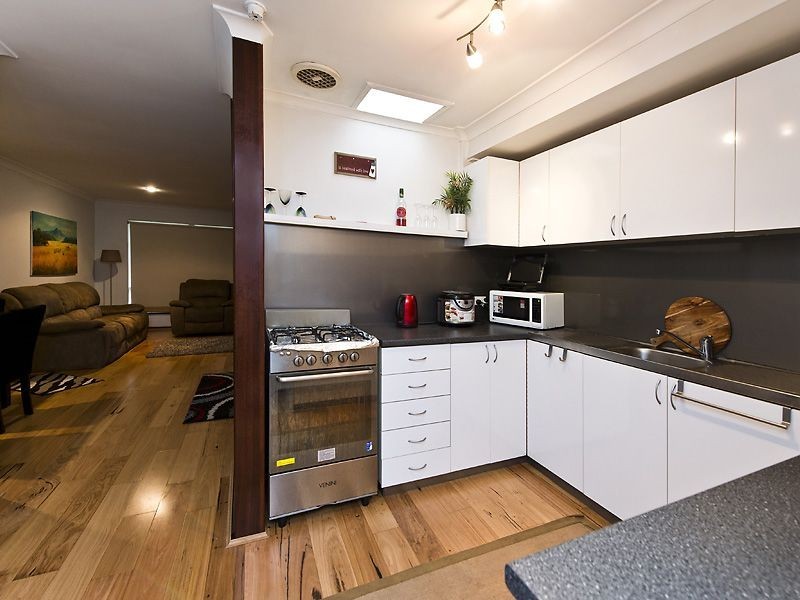 8/9 Manley Street, Cannington WA 6107