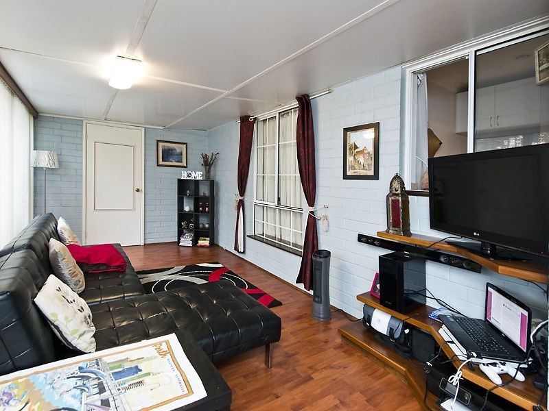 8/9 Manley Street, Cannington WA 6107