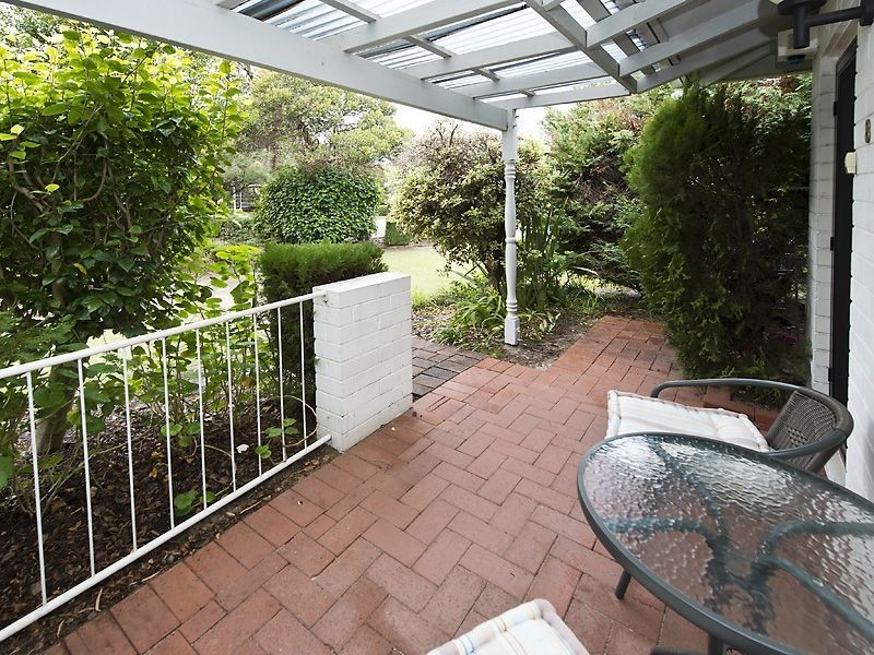 8/9 Manley Street, Cannington WA 6107