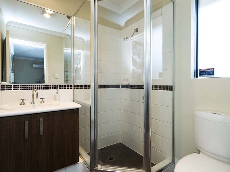 33A Wyndham Street, St James WA 6102