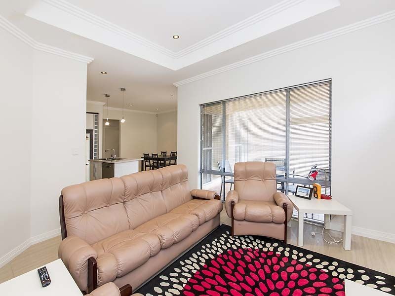42B St Albans Road, Nollamara WA 6061