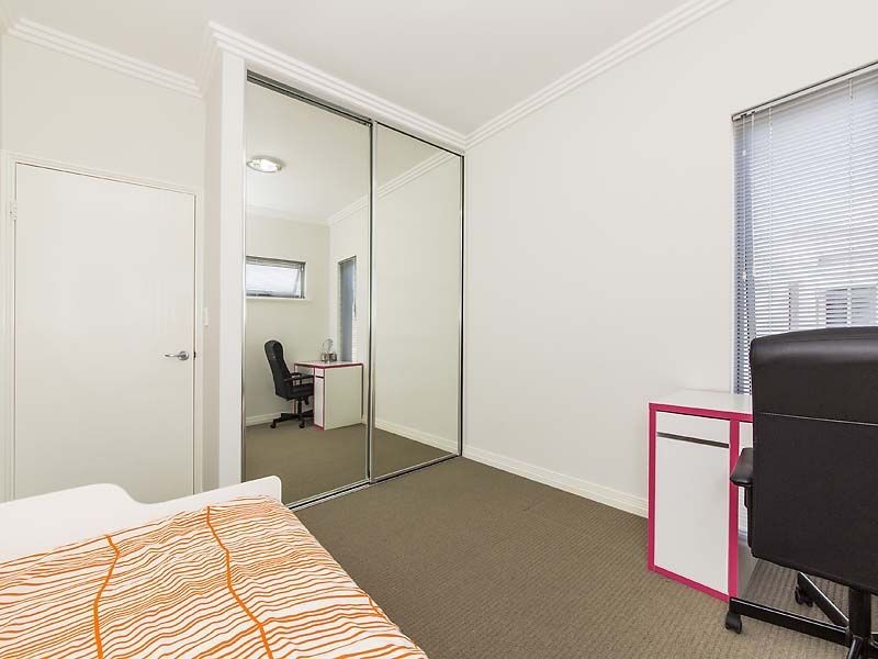 42B St Albans Road, Nollamara WA 6061