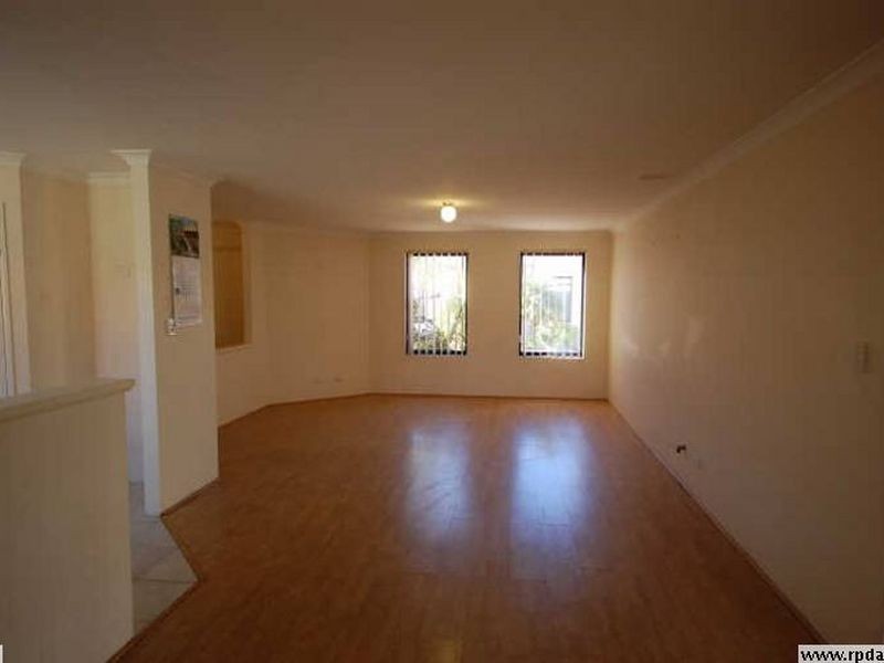 1/19 Holton Way, Cannington WA 6107