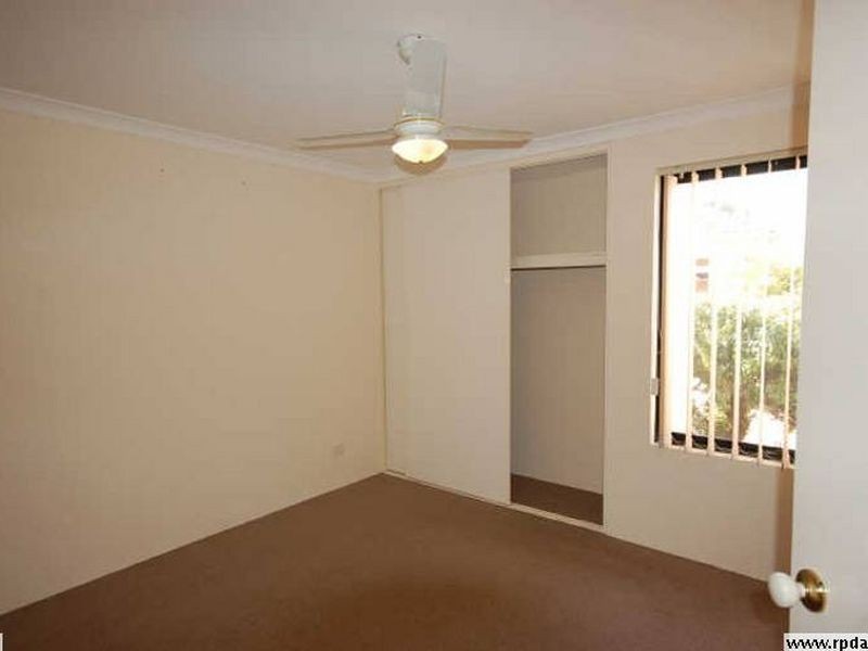 1/19 Holton Way, Cannington WA 6107