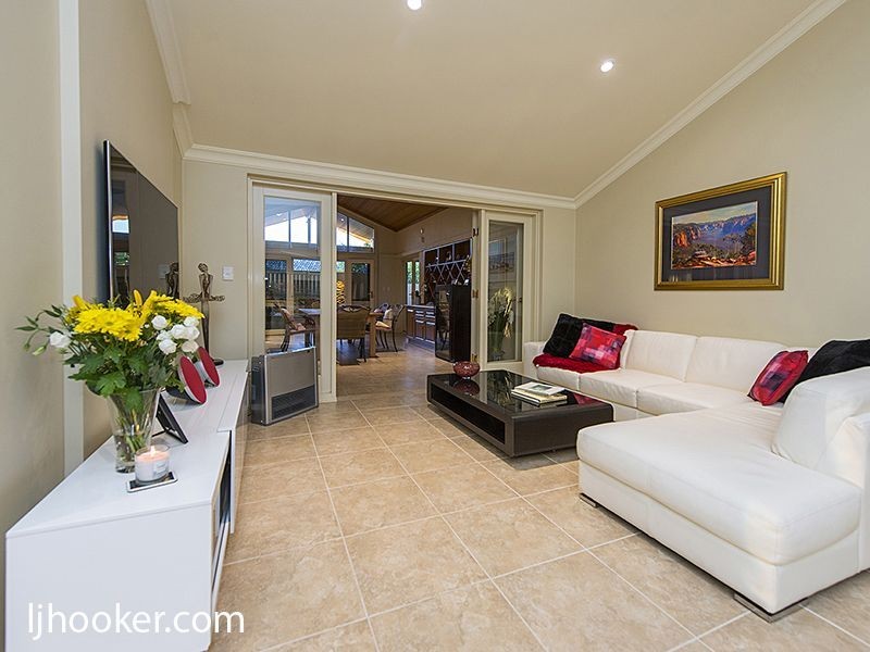 25 Marcus Avenue, Booragoon WA 6154
