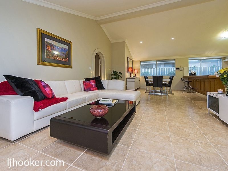 25 Marcus Avenue, Booragoon WA 6154