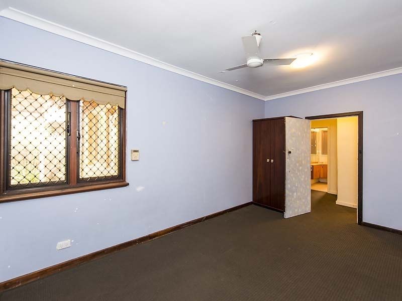 11 Holford Way, Wilson WA 6107