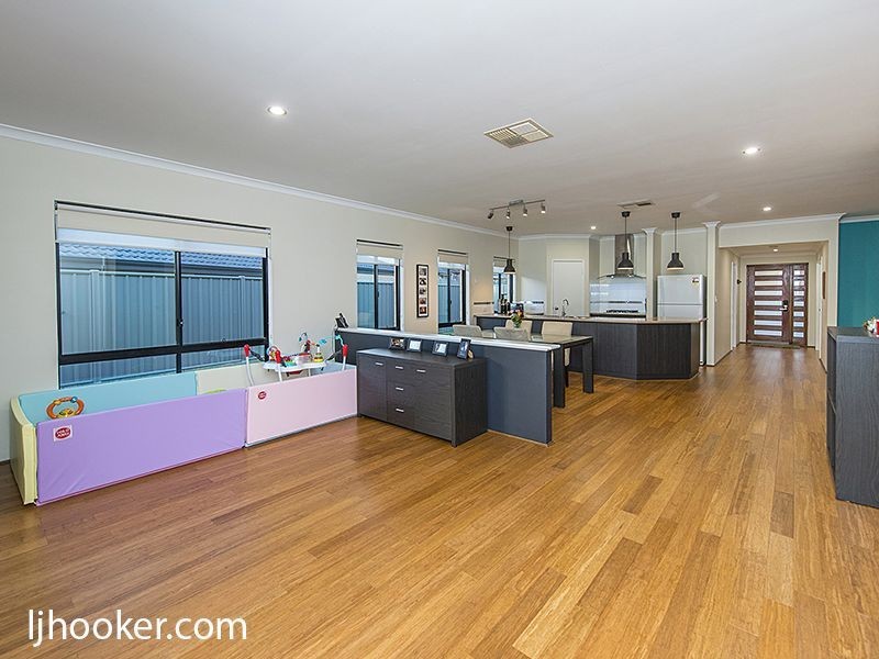 12 Petersfield Lane, Wellard WA 6170