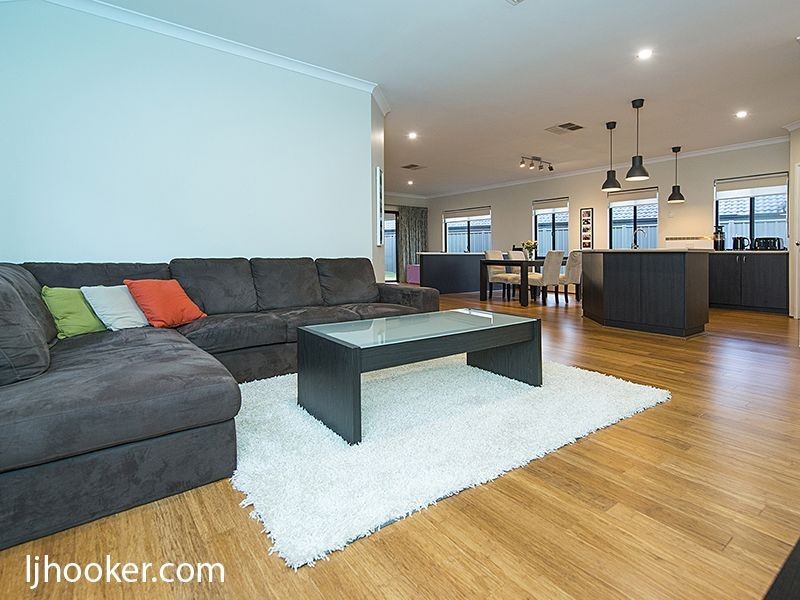 12 Petersfield Lane, Wellard WA 6170