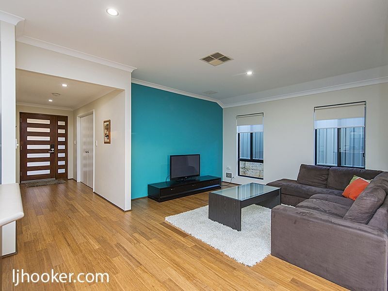 12 Petersfield Lane, Wellard WA 6170