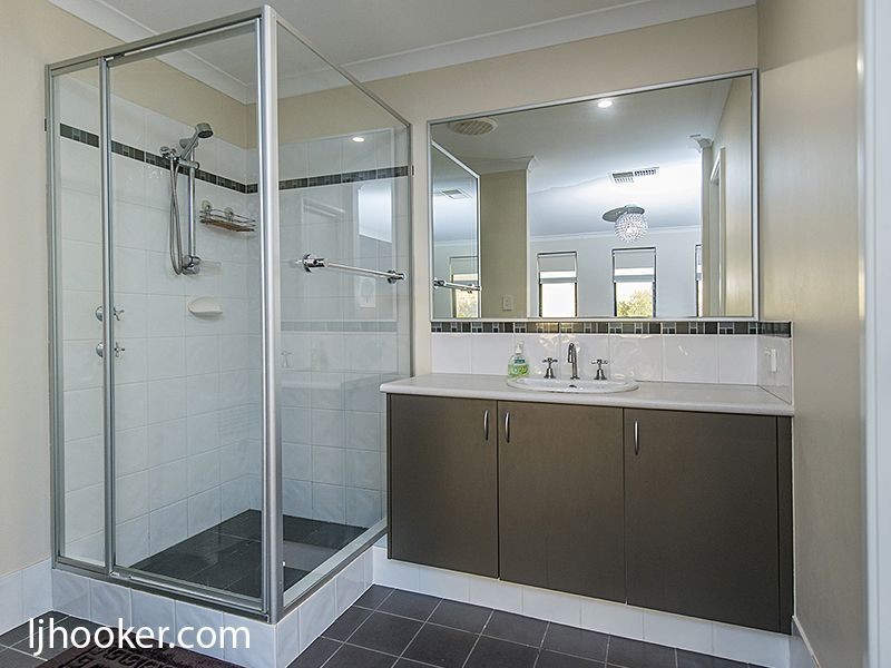 12 Petersfield Lane, Wellard WA 6170