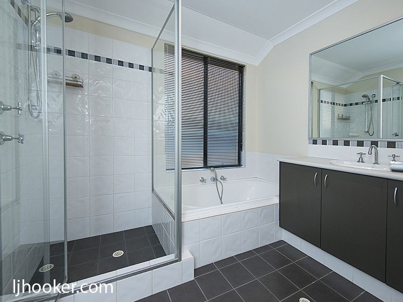 12 Petersfield Lane, Wellard WA 6170