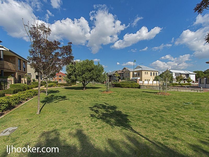 94 Sunbury Road, Victoria Park WA 6100