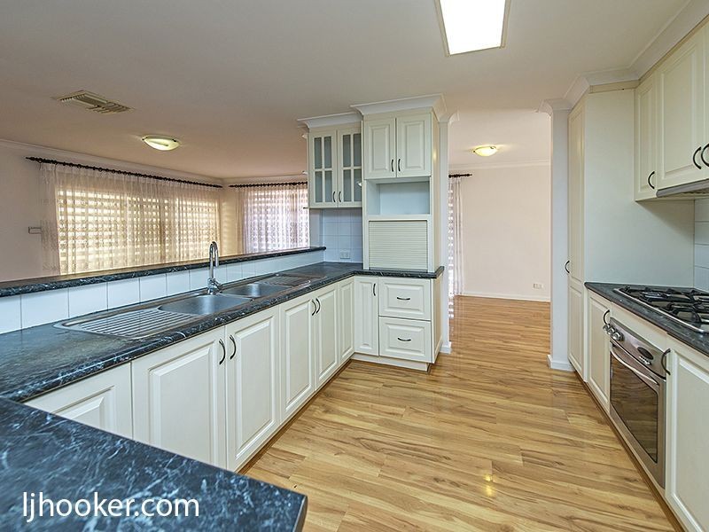 12 Lagoon Heights, Ballajura WA 6066