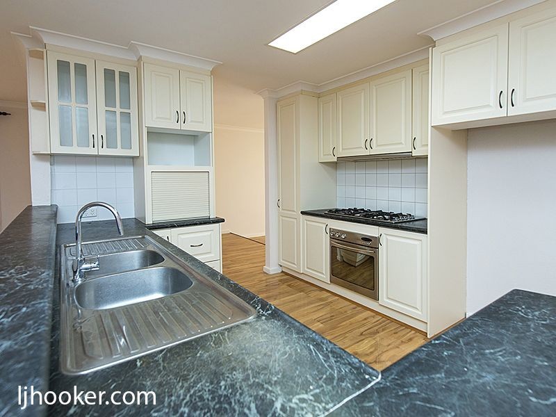 12 Lagoon Heights, Ballajura WA 6066