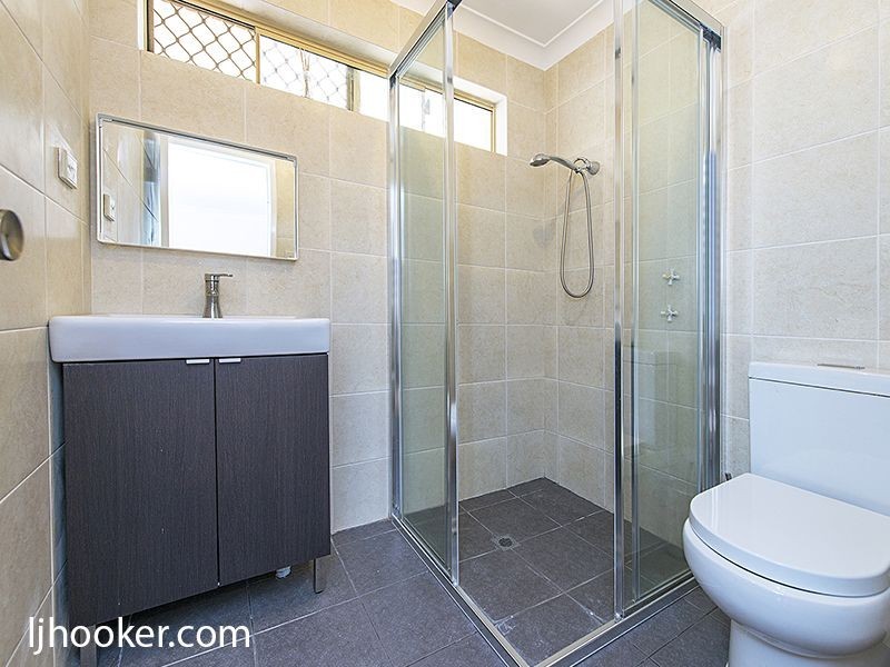 12 Lagoon Heights, Ballajura WA 6066