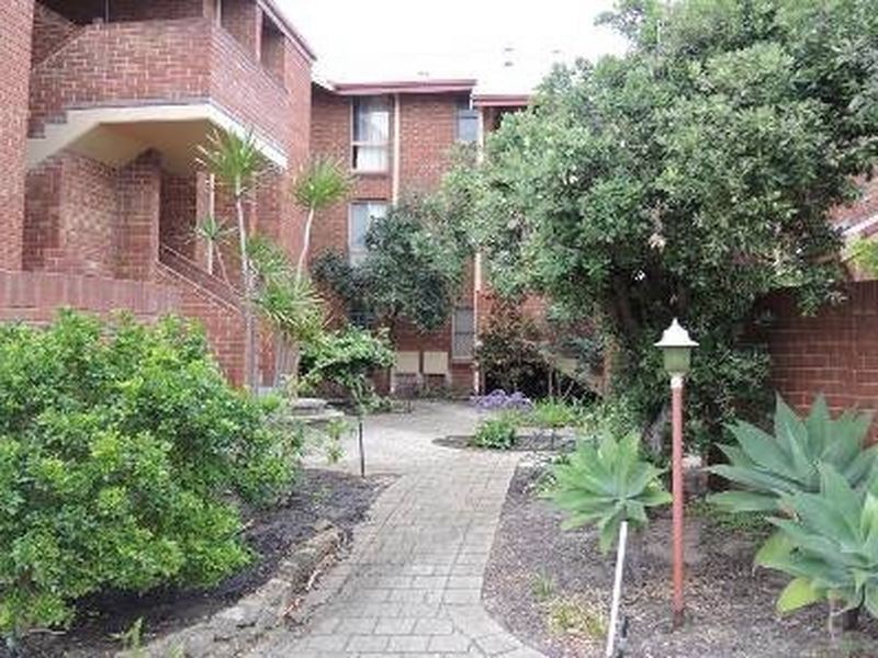 10/12 King George Street, Victoria Park WA 6100