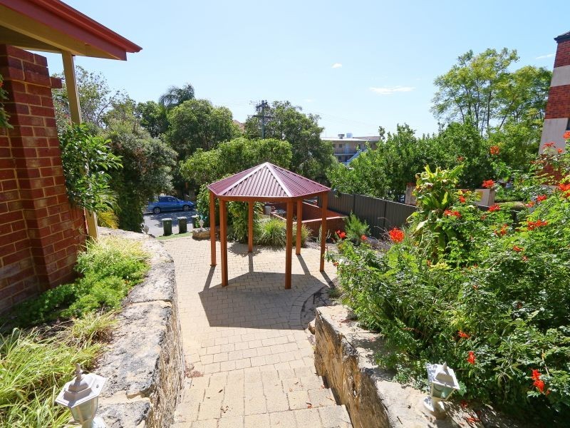 10/12 King George Street, Victoria Park WA 6100