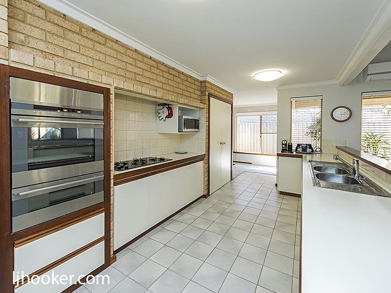 52 Kingsmill Gardens, Winthrop WA 6150