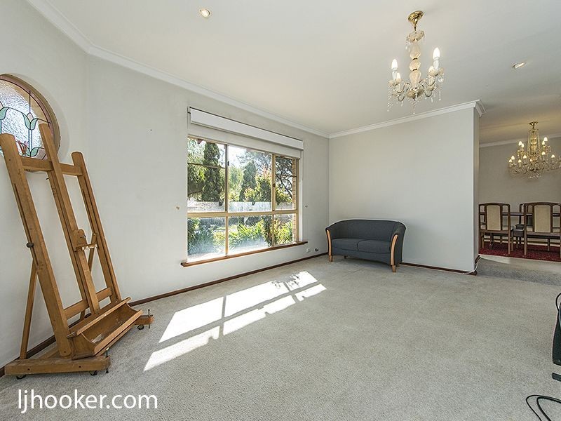 52 Kingsmill Gardens, Winthrop WA 6150