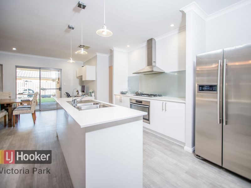 4 Wharton Parade, Caversham WA 6055