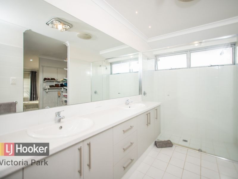 4 Wharton Parade, Caversham WA 6055