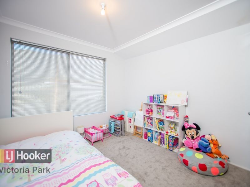 4 Wharton Parade, Caversham WA 6055