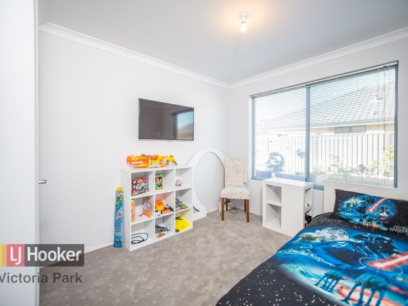 4 Wharton Parade, Caversham WA 6055