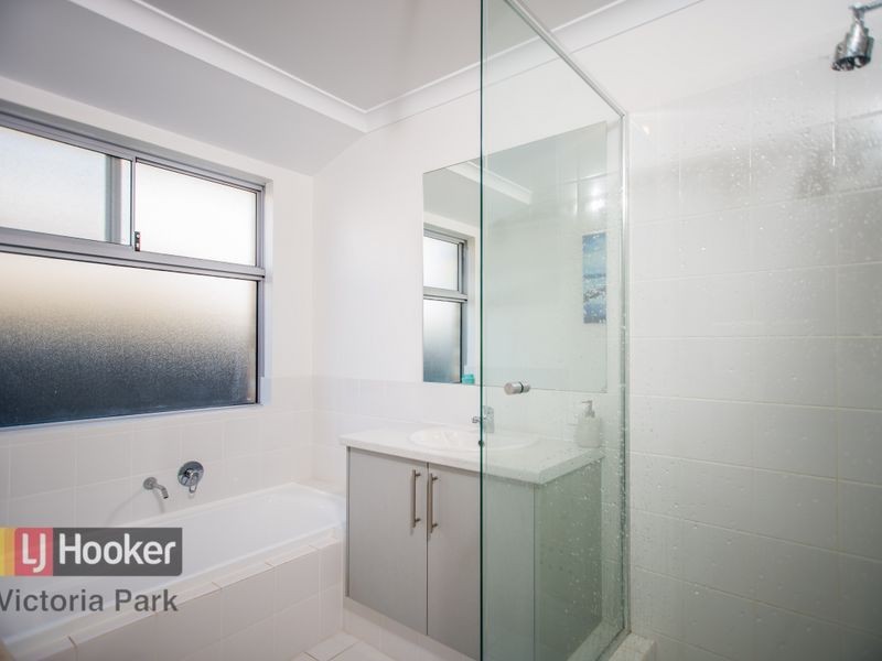 4 Wharton Parade, Caversham WA 6055